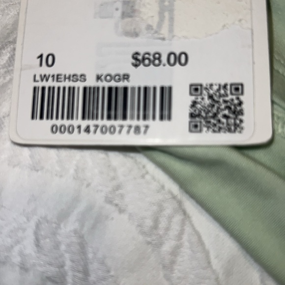 NWT LULULEMON CUT OUT YOGA TANK - Picture 8 of 8